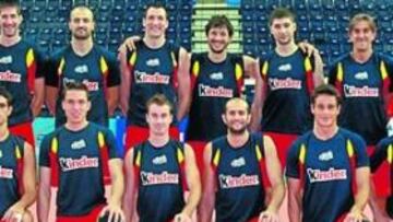 <b>EQUIPO. </b>La selección española, al completo, antes de partir hacia el Europeo.