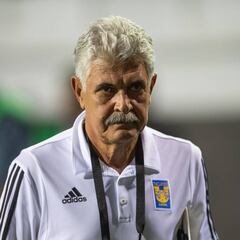 Parma anuncia al 'Tuca' como entrenador y después lo borra