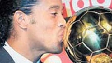 <b>FAVORITO. </b>Ronaldinho podría sumar otro trofeo individual más.
