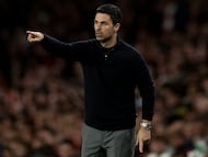 Arsenal travel to the Etihad to take on Manchester City, and their once nine point lead could disappear soon if they don’t get a result in the biggest match of the year.