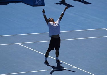 Chung continues dream run as he eases into the semis