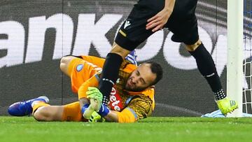 El guardameta David Ospina y el defensor Fabian Schar sufrieron conmociones cerebrales en sus respectivos equipos. 