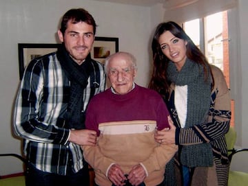 &Iacute;ker Casillas, su abuelo Mariano Fern&aacute;ndez, y su mujer Sara Carbonero