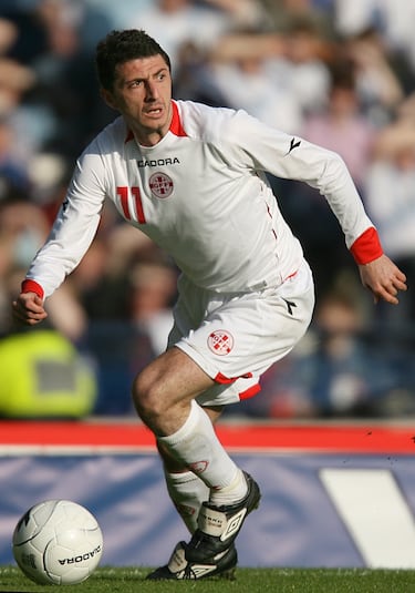Shota Arveladze, jugador en activo entre 1990 y 2008 y ex de equipos como Trabzonspor, Ajax o Levante, es el máximo goleador histórico de la selección de Georgia con 26 goles en 62 partidos.