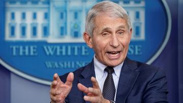 Anthony Fauci ha señalado que los primeros indicios sugieren que la variante ómicron podría ser menos peligrosa que delta. Aquí todos los detalles.