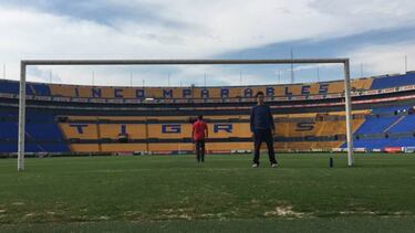 En todos los rincones del Volcán hubo teatro, futbol & política