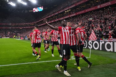 1-0. Iñaki Williams celebra el primer gol que marca en el minuto 12 de partido.