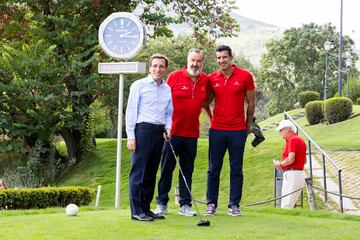 El alcalde de Madrid, Martínez-Almeida, junto al Doctor Ángel Martín y Luis Figo