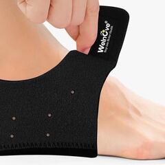 El remedio para evitar la fascitis plantar y otros problemas en los pies: protege el talón y alivia la presión