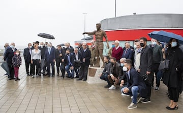 Atlético Madrid unveil new Luis Aragonés statue at the Wanda Metropolitano