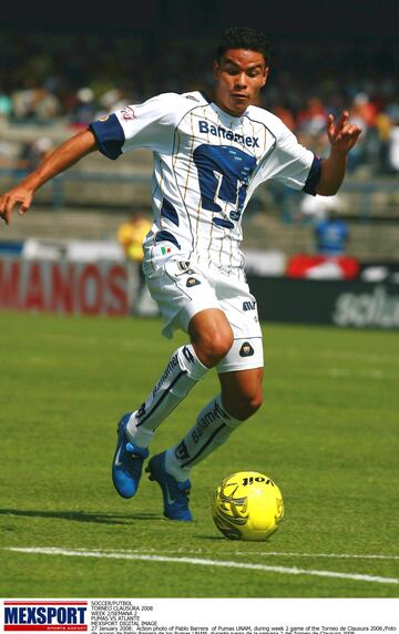 Previo al torneo Apertura 2008, Pablo Barrera se perdió todo el torneo debido a una ruptura del ligamento cruzado interior de la rodilla izquierda, sufrida en el duelo de preparación ante Atlante en Cancún.
