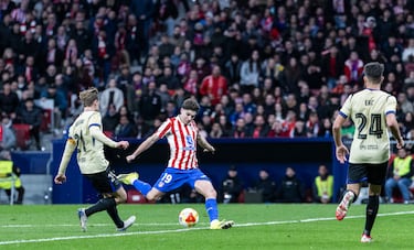 Julián Álvarez cerró la goleada nada más iniciarse la segunda parte, aprovechando un desajuste defensivo que dejó al Atlético con medio pie en la final.
