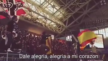 La afición japonesa del Vissel Kobe canta a Sergi Samper... ¡en español!