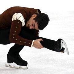 Javier Fernández hace valer su 'corto' y gana en Francia