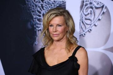 Kim Basinger en el preestreno de 50 sombras más oscuras