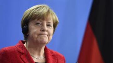 Merkel pide a la Federación que aclare el escándalo del Mundial