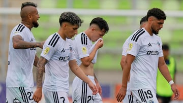 Futbol, Deportes Limache vs Colo Colo.
Fecha 1, Liga de Primera 2026.
El equipo de Colo Colo abandona la cancha tras el primer tiempo del partido de primera division contra Deportes Limache disputado en el estadio Elias Figueroa de Valparaiso, Chile.
31/01/2026
Andres Pina/Photosport
Football, Deportes Limache vs Colo Colo.
1st turn, 2026 First Division League.
Colo Colo’s team leave the field after the first half of the first division match against Deportes Limache at the Elias Figueroa stadium in Valparaiso, Chile.
31/01/2026
Andres Pina/Photosport