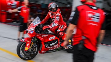 Marc Márquez, con la Ducati en el test de MotoGP en Sepang.