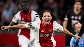 Fitz-Jim celebra el primer gol del partido ante el Besiktas.