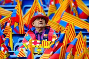 Ambientazo en el Camp Nou.