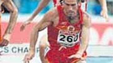 Pérez, sorteando al francés Dauphin.