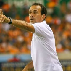 Óscar Pareja sería el nuevo técnico de los Xolos de Tijuana