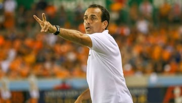 Tras cinco a&ntilde;os al mando de FC Dallas, el estratega colombiano arribar&iacute;a a la Liga MX con el club fronterizo, que no tiene entrenador desde octubre.