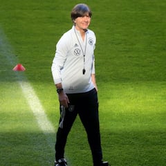En Alemania hilan a Löw con Barcelona y Real Madrid