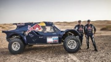 Carlos Sainz, con el buggy que correrá el Mundial.