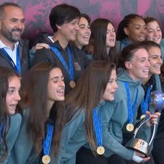 "Muchas más niñas quieren ser futbolistas gracias a vosotras"
