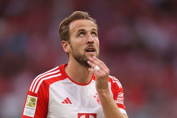El futbolista británico del Bayern Munich (30 años) gana 26 millones de dólares dentro del campo de fútbol y 10 millones de dólares por sus acuerdos publicitarios entre otros negocios. 