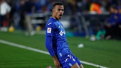 GETAFE (MADRID), 25/11/2023.- El centrocampista inglés del Getafe CF Mason Greenwood celebra su gol durante el partido de la jornada 14 de LaLiga que Getafe CF y UD Almería disputan hoy sábado en el Coliseum de Getafe. EFE/Rodrigo Jiménez
