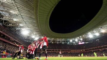 Muniain celebra el tercer gol del Athletic ante el Levante.