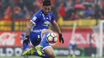 Lorenzo Reyes quiere adelantar su salida de la U hacia el Atlas