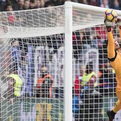 El Sevilla, único equipo que rota porteros sin necesidad