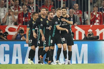 1-2. Marco Asensio celebró el segundo gol.