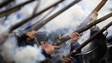 FOXBOROUGH, MA - DECEMBER 02: The end zone militia fire their muskets prior to the game between the Minnesota Vikings and the New England Patriots at Gillette Stadium on December 2, 2018 in Foxborough, Massachusetts.   Billie Weiss/Getty Images/AFP
 == FOR NEWSPAPERS, INTERNET, TELCOS &amp; TELEVISION USE ONLY ==