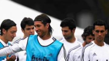 Sergio Ramos vuelve a entrenarse con el grupo