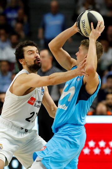 Ludde Hakanson y Sergio Llull.