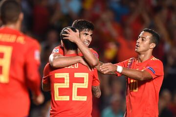 6-0. Isco celebró el sexto tanto con Marco Asensio y Thiago Alcántara.