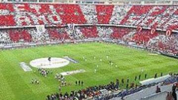 <B>INOLVIDABLE</B>. El mosaico del Calderón ha tenido el reconocimiento de Europa y es un recuerdo que no olvidarán los seguidores atléticos.