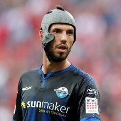 Gjasula exige jugar con casco