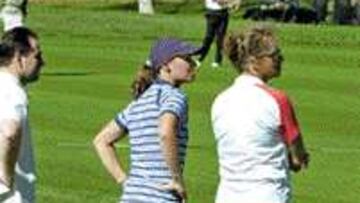 <b>MARTINA NO LE TRAJO SUERTE A SERGIO.</b> Martina Hingis no perdió detalle de la actuación de su amigo Sergio, aunque el castellonense no pudo seguir adelante.