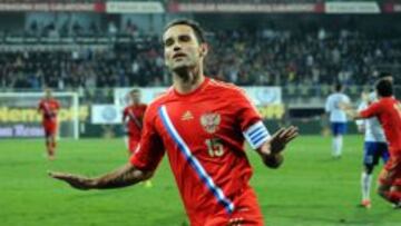 Roman Shirokov, jugador de la selección de Rusia, celebra su gol ante la selección de Azerbaiyán.