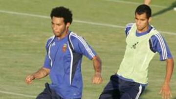El centrocampista inglés del Real Zaragoza, Jermaine Pennant, aseguró hoy que su equipo en esta pretemporada está mejorando "partido a partido" y que deben mejorar en defensa porque "en ataque parece que estamos mejor"