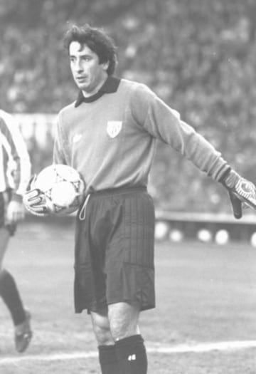 Fue fichado por el Athletic antes de que acabase la temporada 85/86.