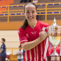 Ju Delgado, líder del campeón que busca otro título liguero