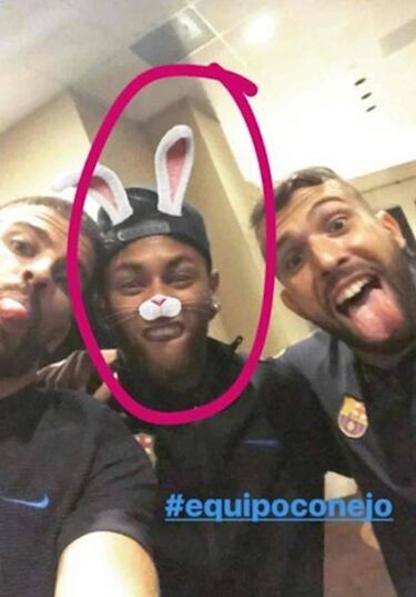 El #equipoconejo de Piqué en la concentración del Bar?a