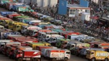 Parque cerrado de camiones del Dakar