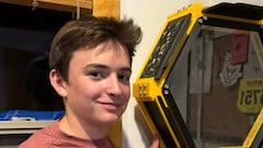 Un joven de 13 años responde a la amenaza para la miel imprimiendo una colmena para 40.000 abejas